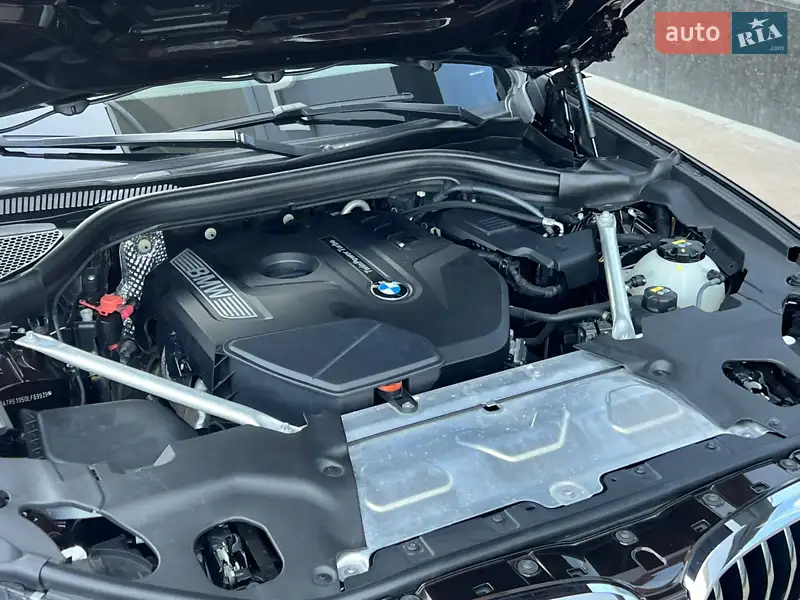 Внедорожник / Кроссовер BMW X3 2018 в 