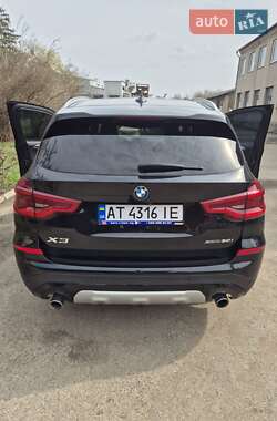 Внедорожник / Кроссовер BMW X3 2021 в 