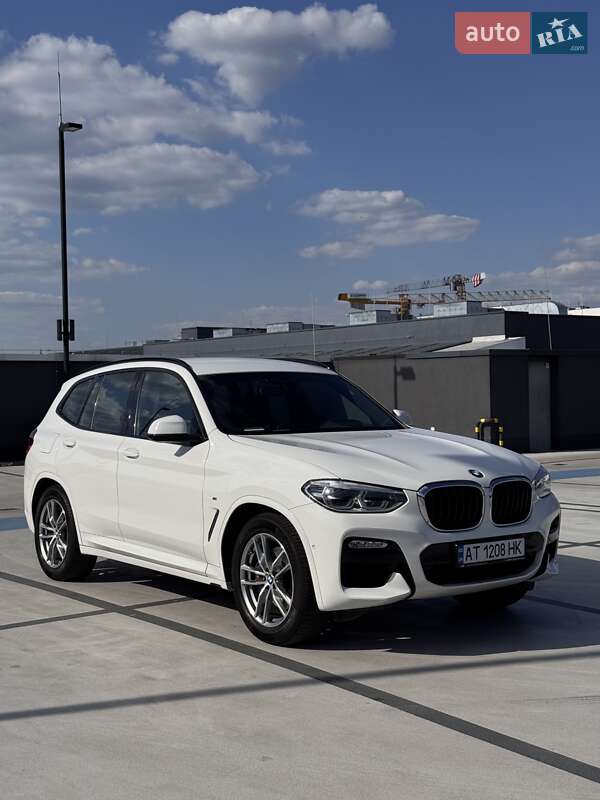 Внедорожник / Кроссовер BMW X3 2018 в 