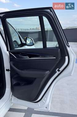 Внедорожник / Кроссовер BMW X3 2018 в 