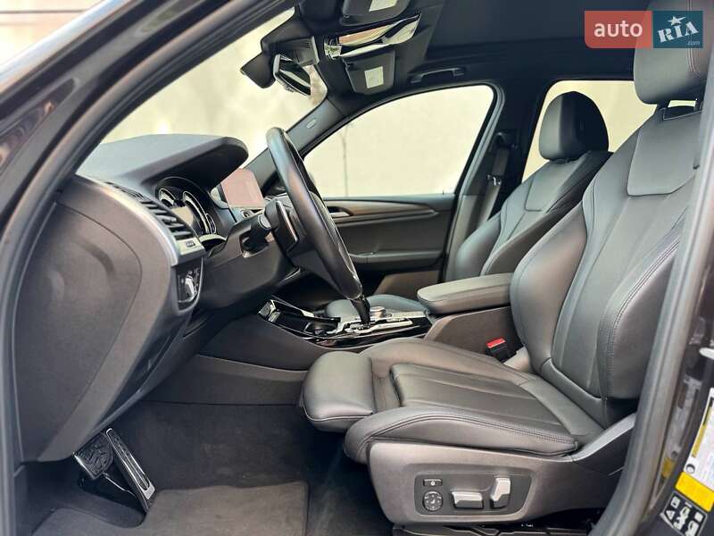 Внедорожник / Кроссовер BMW X3 2019 в Ровно