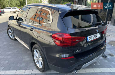 Внедорожник / Кроссовер BMW X3 2018 в 