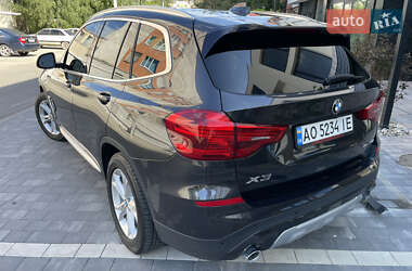 Внедорожник / Кроссовер BMW X3 2018 в 