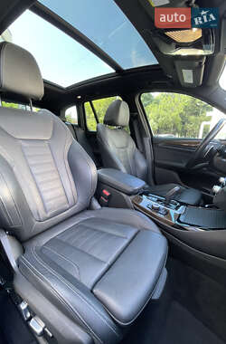 Внедорожник / Кроссовер BMW X3 2018 в 