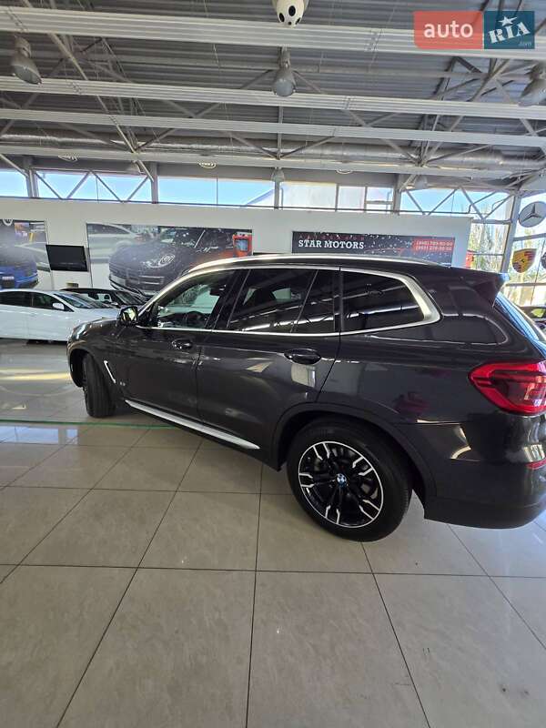 Внедорожник / Кроссовер BMW X3 2021 в Одессе