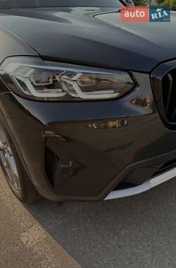 Позашляховик / Кросовер BMW X3 2023 в 