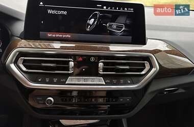 Позашляховик / Кросовер BMW X3 2023 в 
