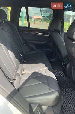 Внедорожник / Кроссовер BMW X3 2020 в 