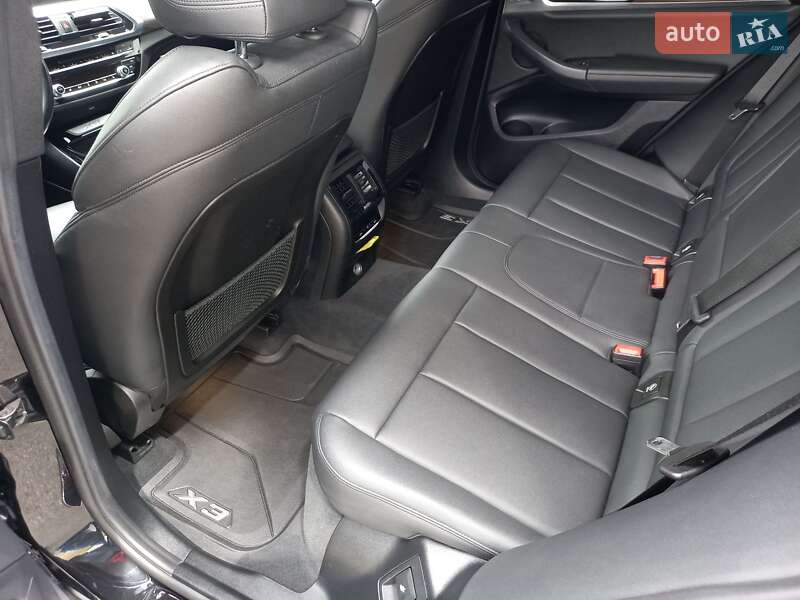 Внедорожник / Кроссовер BMW X3 2018 в Киеве