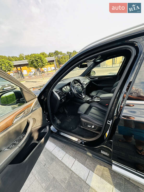 Внедорожник / Кроссовер BMW X3 2018 в Луцке