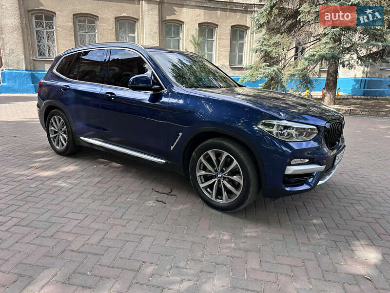 Внедорожник / Кроссовер BMW X3 2018 в Сумах