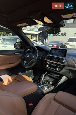 Позашляховик / Кросовер BMW X3 2018 в  фото 18 Позашляховик / Кросовер BMW X3 2018 в