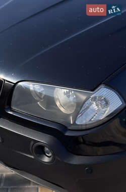 Внедорожник / Кроссовер BMW X3 2005 в 