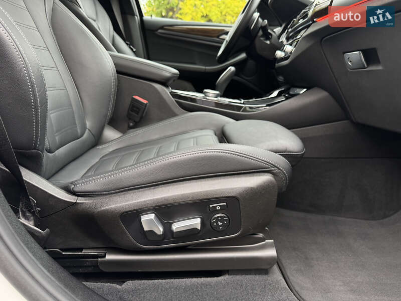 Внедорожник / Кроссовер BMW X3 2018 в Ужгороде