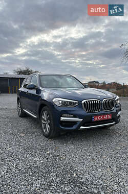 Внедорожник / Кроссовер BMW X3 2018 в 