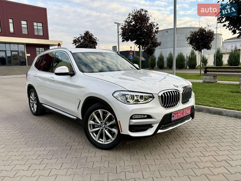 Внедорожник / Кроссовер BMW X3 2019 в 