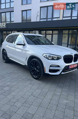 Внедорожник / Кроссовер BMW X3 2018 в 