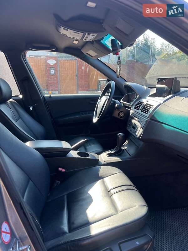 Внедорожник / Кроссовер BMW X3 2004 в Черновцах