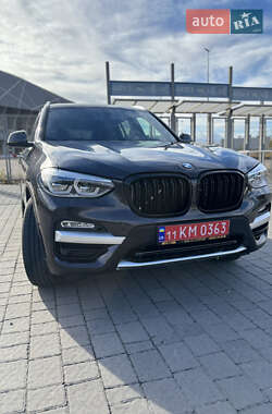 Внедорожник / Кроссовер BMW X3 2018 в 