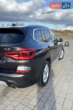 Внедорожник / Кроссовер BMW X3 2018 в 