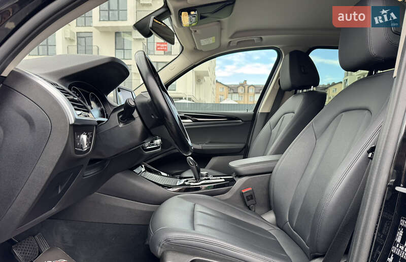 Внедорожник / Кроссовер BMW X3 2018 в Ужгороде