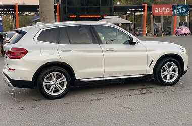 Внедорожник / Кроссовер BMW X3 2018 в 