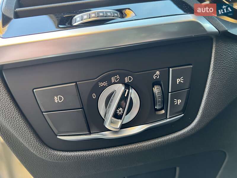 Внедорожник / Кроссовер BMW X3 2019 в Киеве