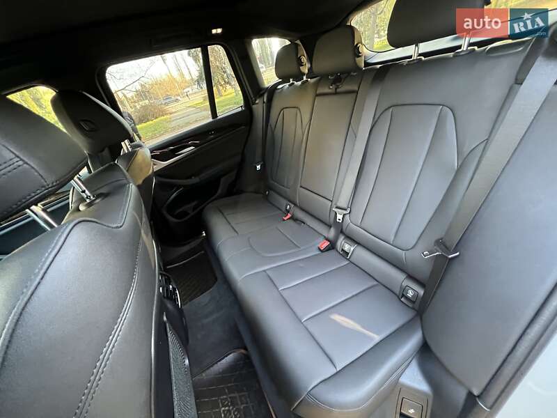 Внедорожник / Кроссовер BMW X3 2019 в Киеве