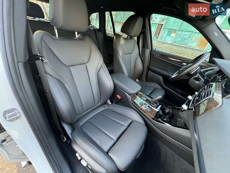 Внедорожник / Кроссовер BMW X3 2019 в Киеве