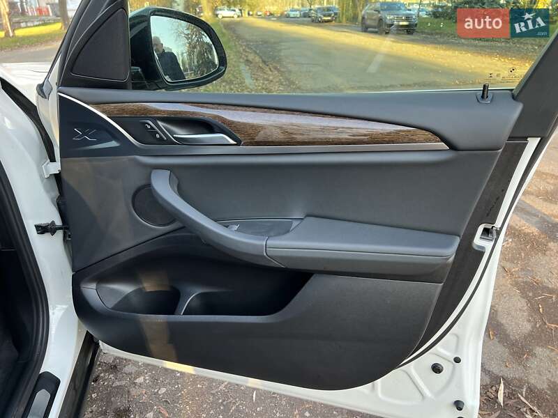 Внедорожник / Кроссовер BMW X3 2019 в Киеве