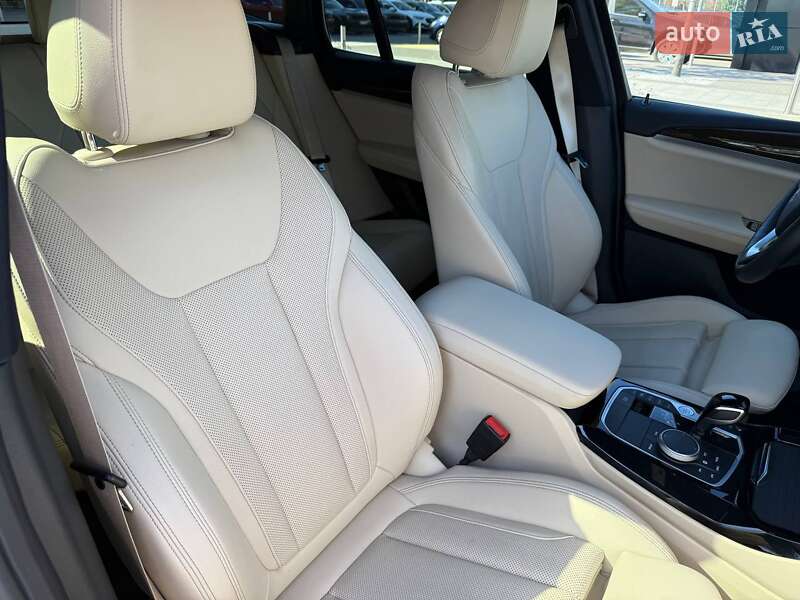 Внедорожник / Кроссовер BMW X3 2022 в Киеве