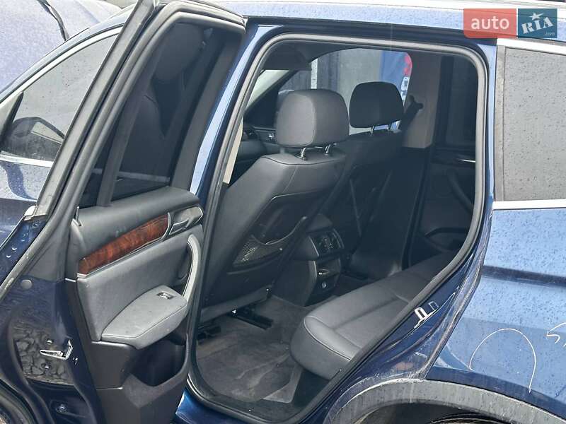 Внедорожник / Кроссовер BMW X3 2017 в Луцке