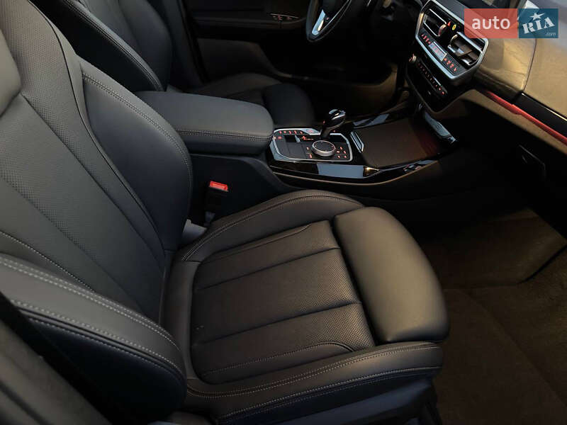 Внедорожник / Кроссовер BMW X3 2024 в Харькове