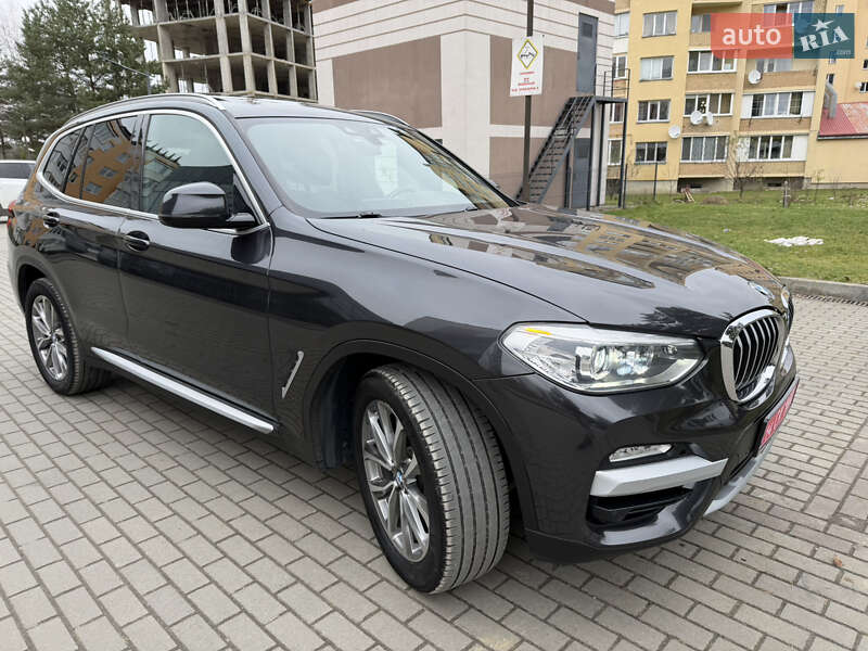 Внедорожник / Кроссовер BMW X3 2019 в Новояворовске