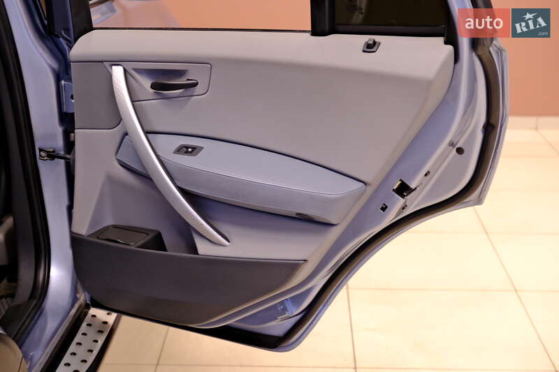 Внедорожник / Кроссовер BMW X3 2004 в Одессе