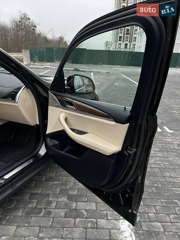 Внедорожник / Кроссовер BMW X3 2018 в Киеве