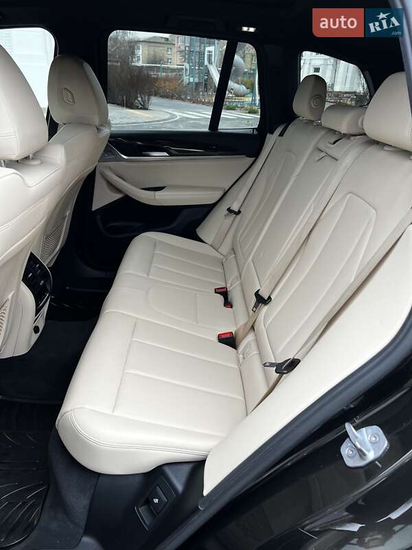 Внедорожник / Кроссовер BMW X3 2018 в Киеве