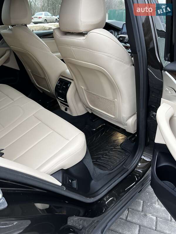 Внедорожник / Кроссовер BMW X3 2018 в Киеве