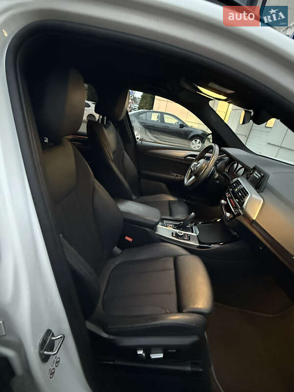 Внедорожник / Кроссовер BMW X3 2018 в Киеве