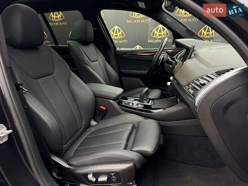 Внедорожник / Кроссовер BMW X3 2021 в Киеве