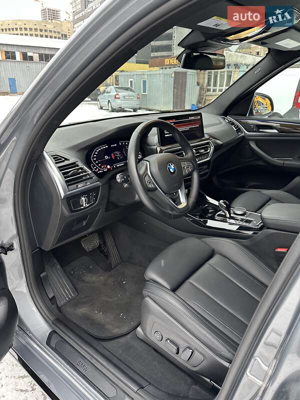 Внедорожник / Кроссовер BMW X3 2024 в Киеве