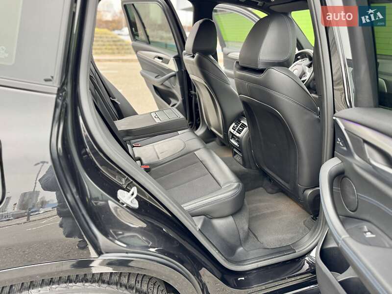 Внедорожник / Кроссовер BMW X3 2020 в Киеве