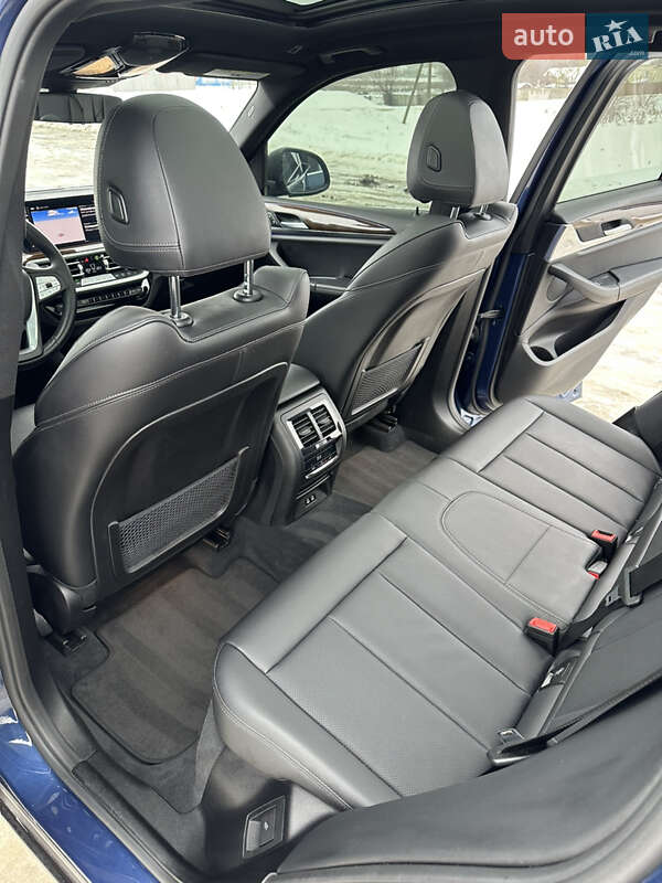 Внедорожник / Кроссовер BMW X3 2021 в Ромнах