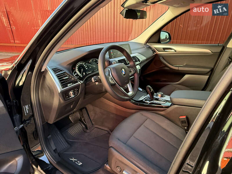 Внедорожник / Кроссовер BMW X3 2018 в Киеве