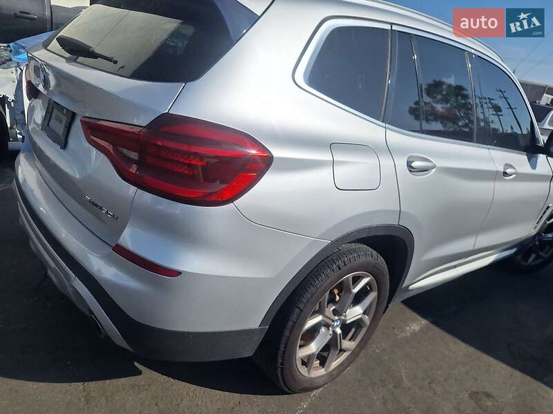 Внедорожник / Кроссовер BMW X3 2021 в Новояворовске