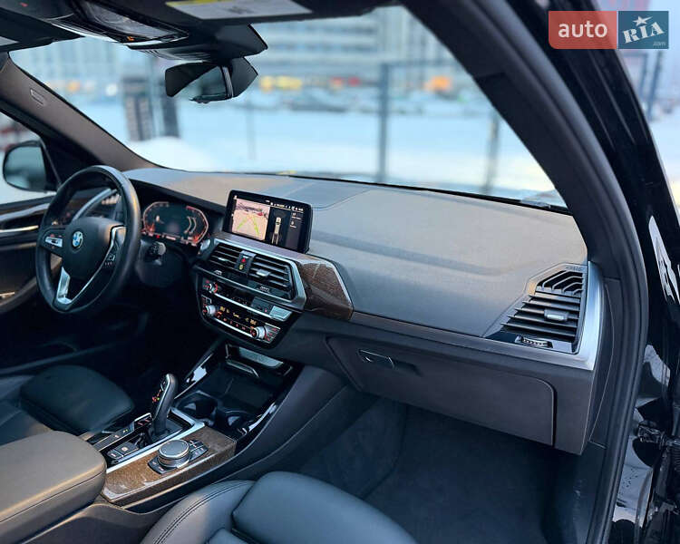 Внедорожник / Кроссовер BMW X3 2019 в Киеве