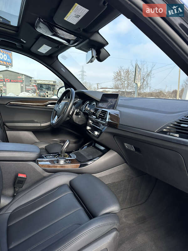 Внедорожник / Кроссовер BMW X3 2018 в Надворной