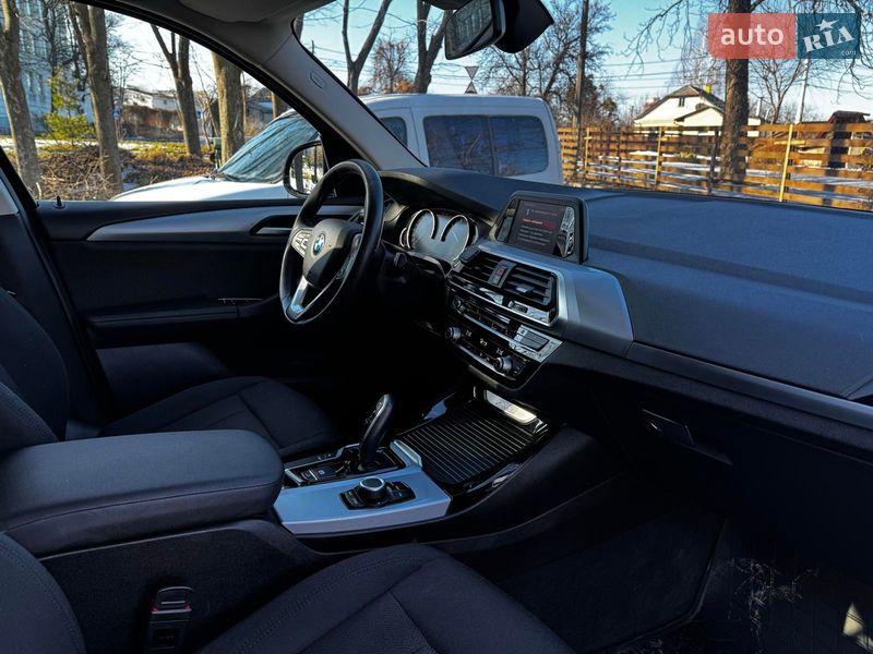 Внедорожник / Кроссовер BMW X3 2018 в Киеве