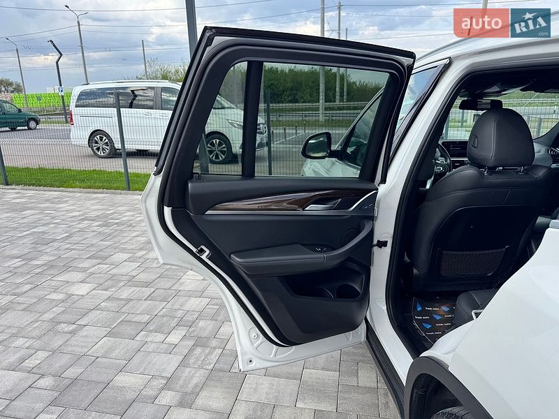 Внедорожник / Кроссовер BMW X3 2018 в Ровно