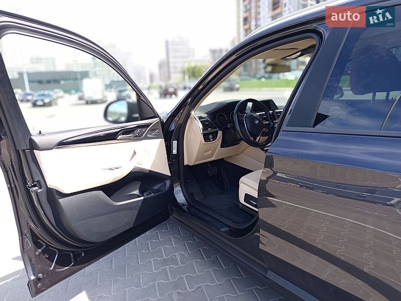 Внедорожник / Кроссовер BMW X3 2018 в Киеве